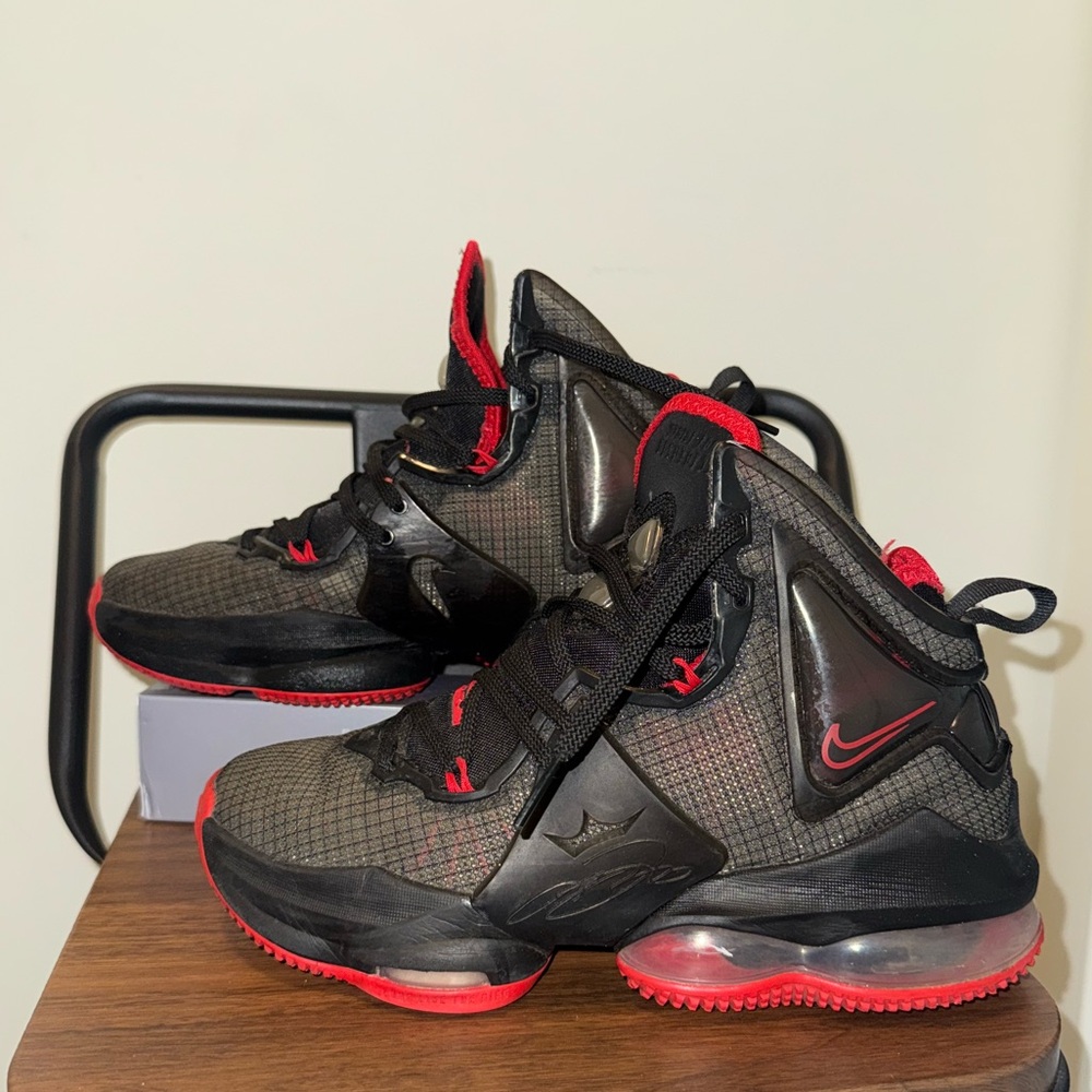 Nike LeBron 19 Size 5Y